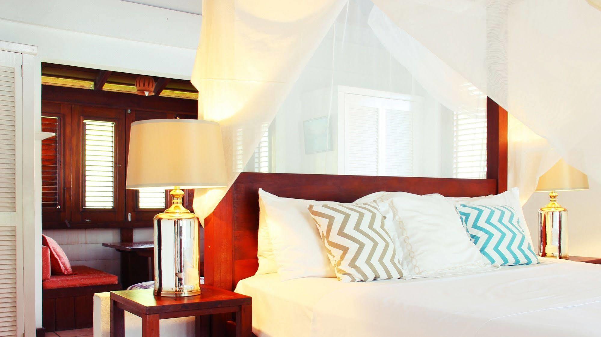 Gingerbread Suites Port Elizabeth Экстерьер фото